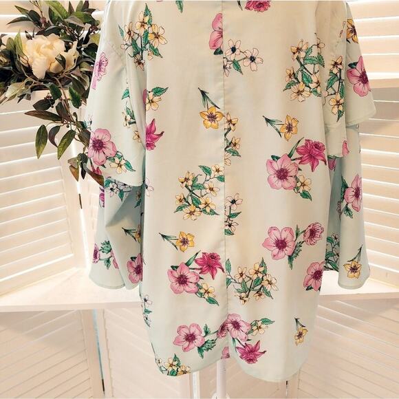 LANE BRYANT MINT GREEN/PINK FLORAL WITH RUFFLE SLEEVE BLOUSE SIZE 14/16 - Picture 3 of 6